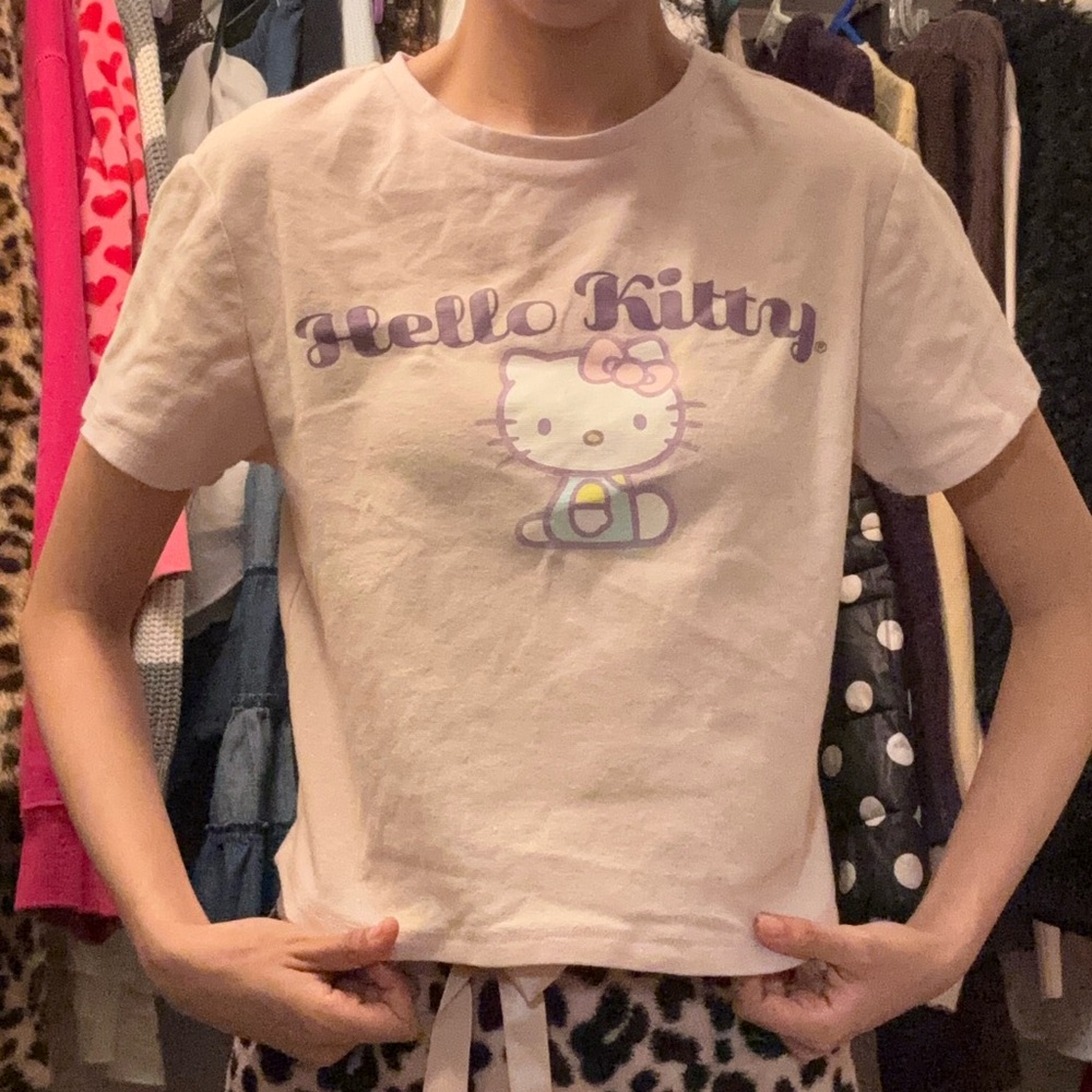 size large hello kitty cropped t shirt